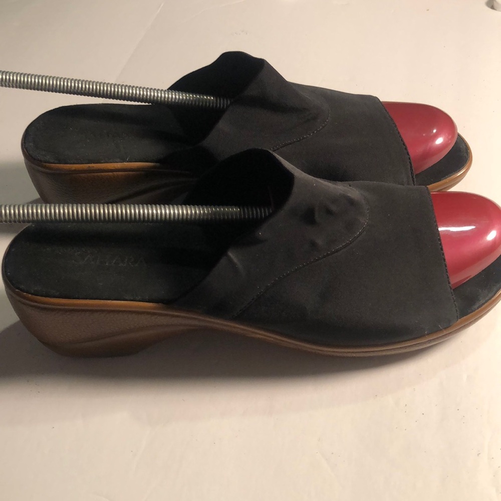 Woman’s fall Sahara black slip on sandals